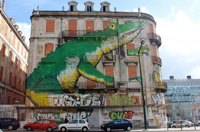 Crocodile street art in Lisbon, Portugal