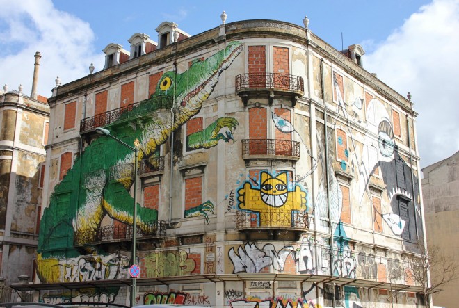 Crocodile, Ericailcane street artist in Lisbon