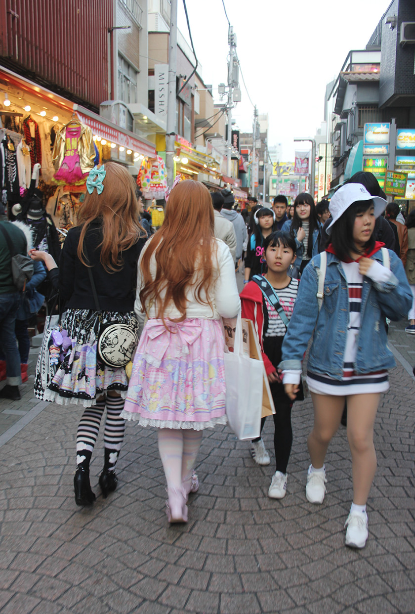 Takeshita Dori, Cosplay girls in Harajuku