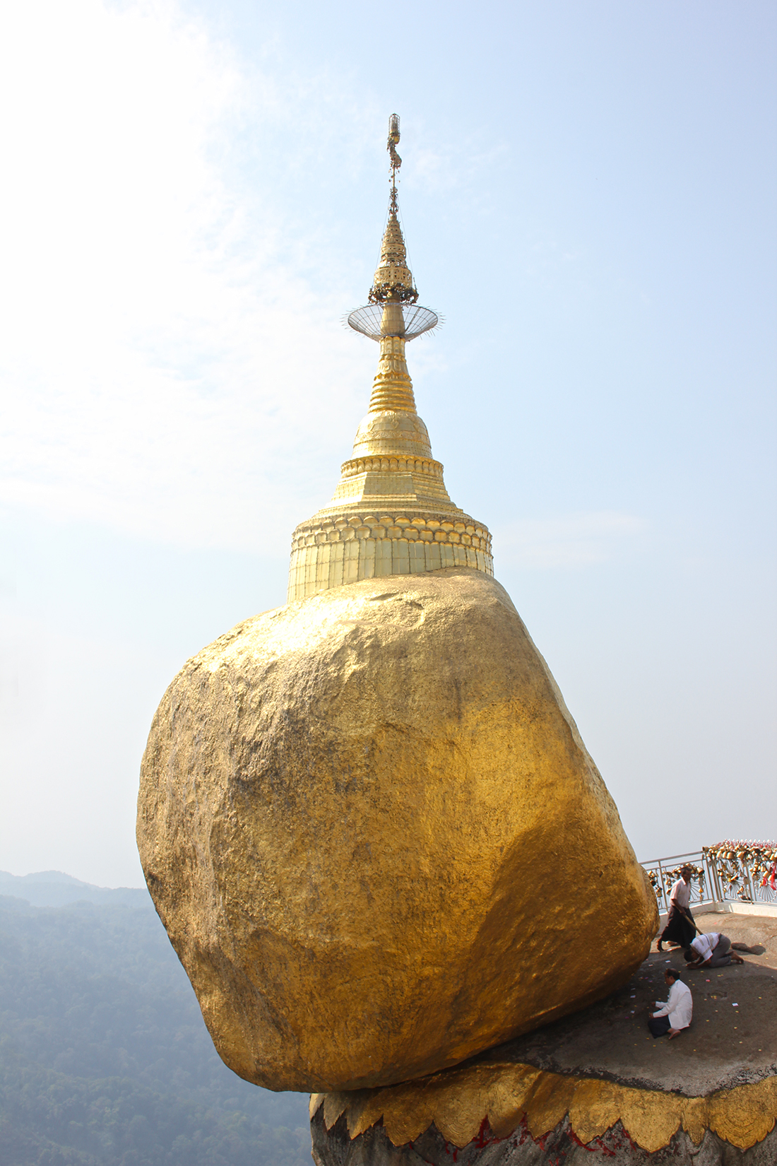 Golden Rock aka Kyaiktiyo Pagoda - travel guide from Yangon to Golden Rock in 1 day