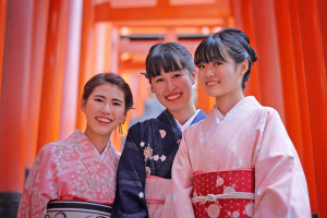 Fushimi Inari Taisha Geisha