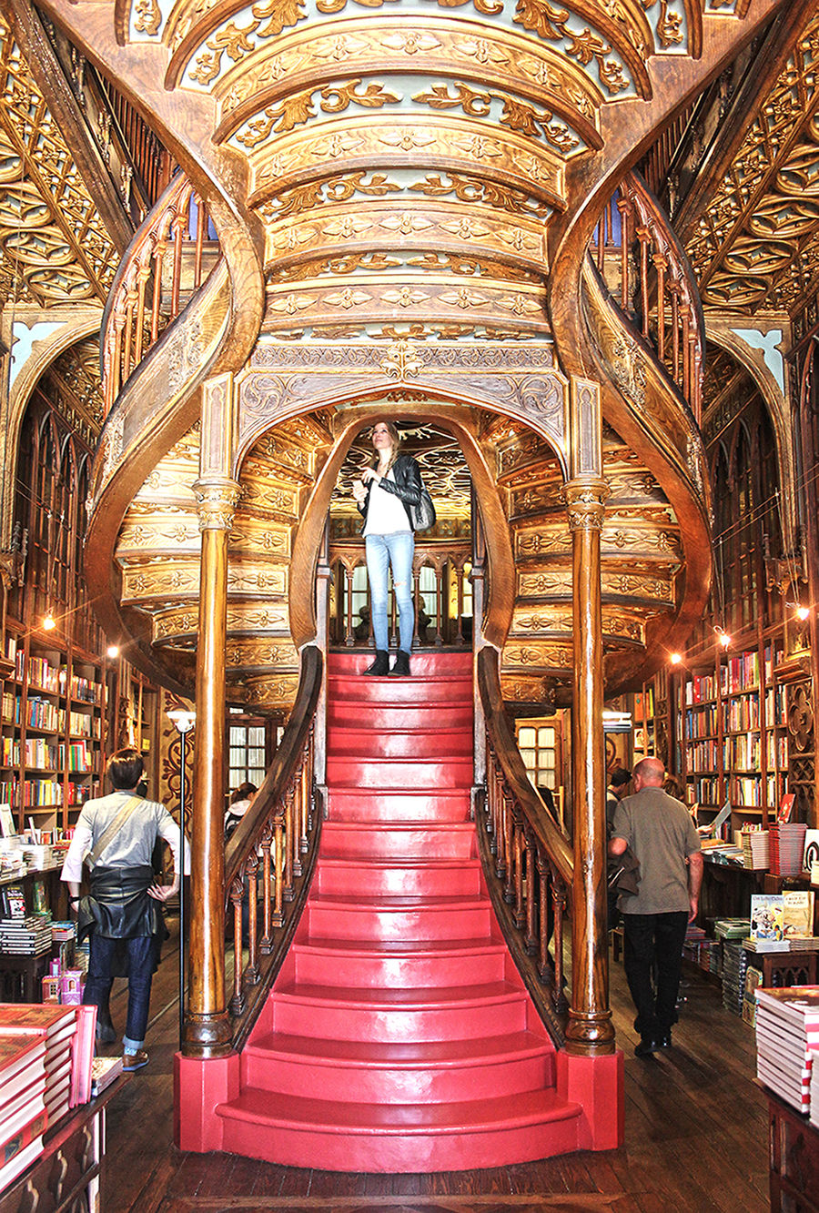 Livraria Lello in Porto - The most beautiful bookshops in Europe!