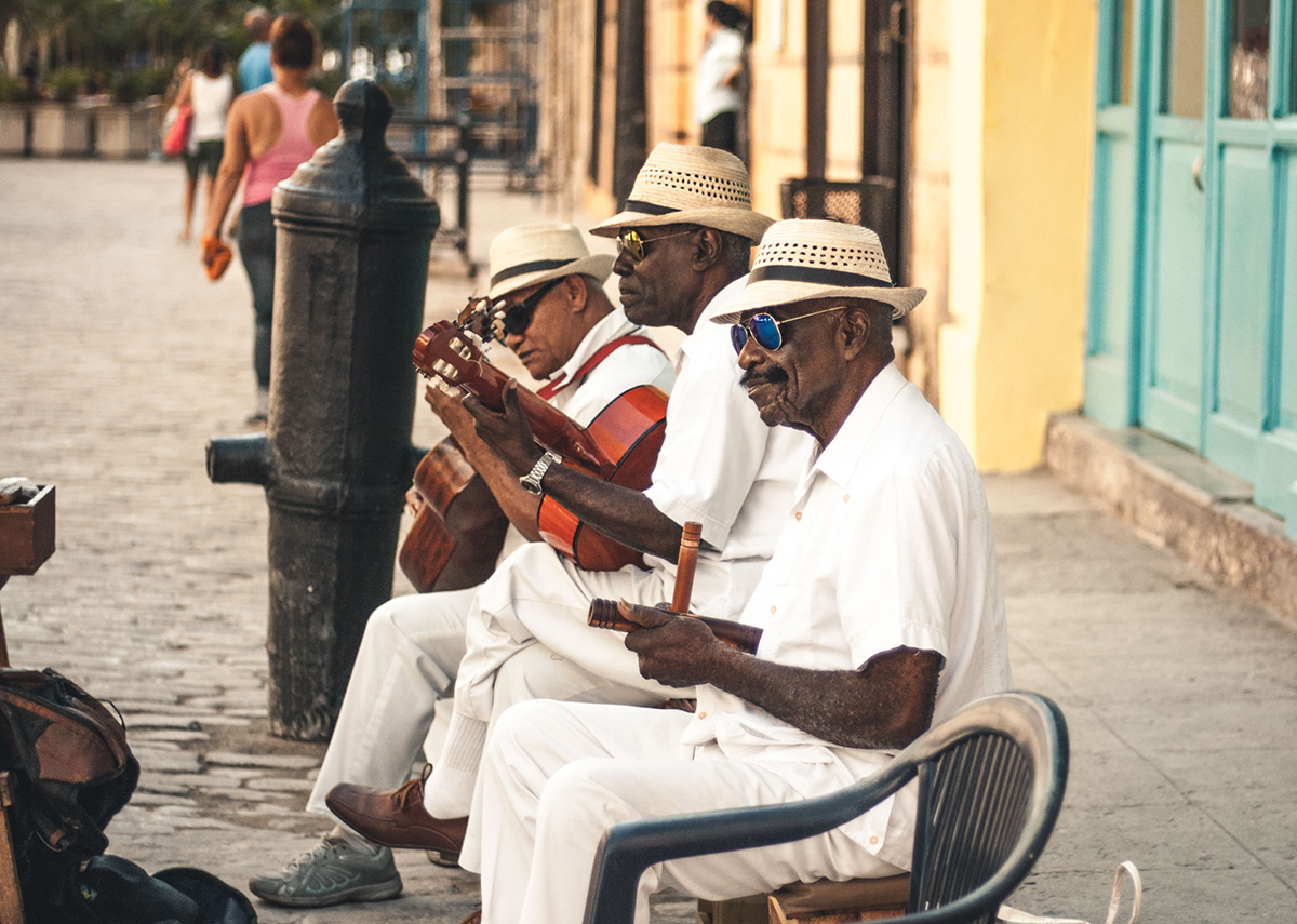 Music culture in Cuba - enjoy live shows and street performers 
