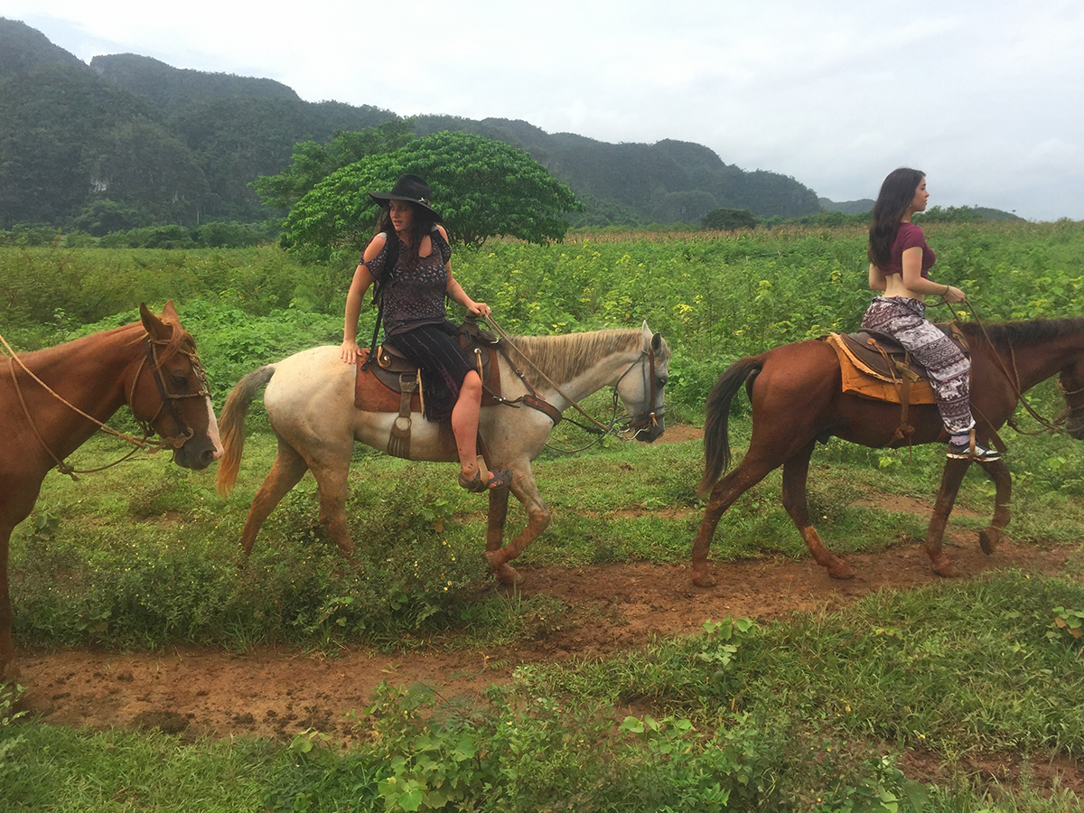 Horse riding in Vinales - Cuba guide