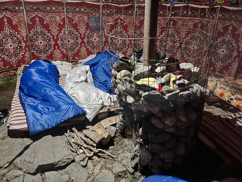 Yurt overnight sleeping fire - Karakol basecamp