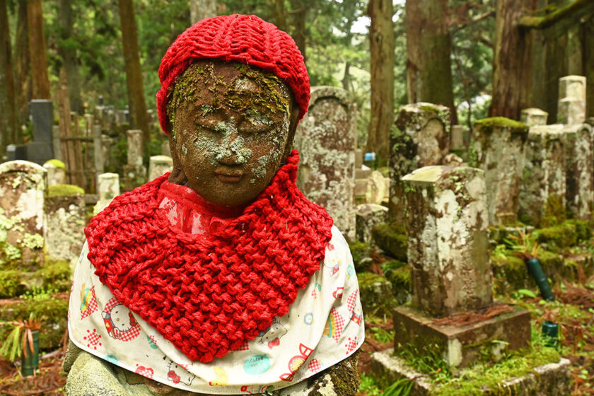 Okunoin Cemetery in Koyasan - Japan guide